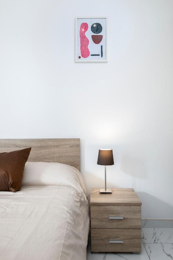 Sea View Apartment 2 Bedrooms 2 Bathrooms, 2 Minutes Away From The Sea Saint Julian's ภายนอก รูปภาพ