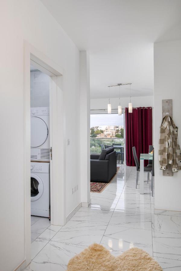 Sea View Apartment 2 Bedrooms 2 Bathrooms, 2 Minutes Away From The Sea Saint Julian's ภายนอก รูปภาพ